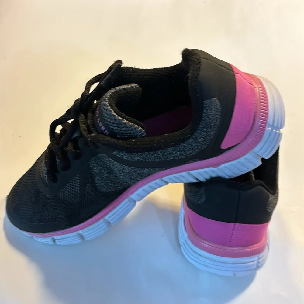US Polo Association athletic shoes black, grey, pink and white size 7 1/2